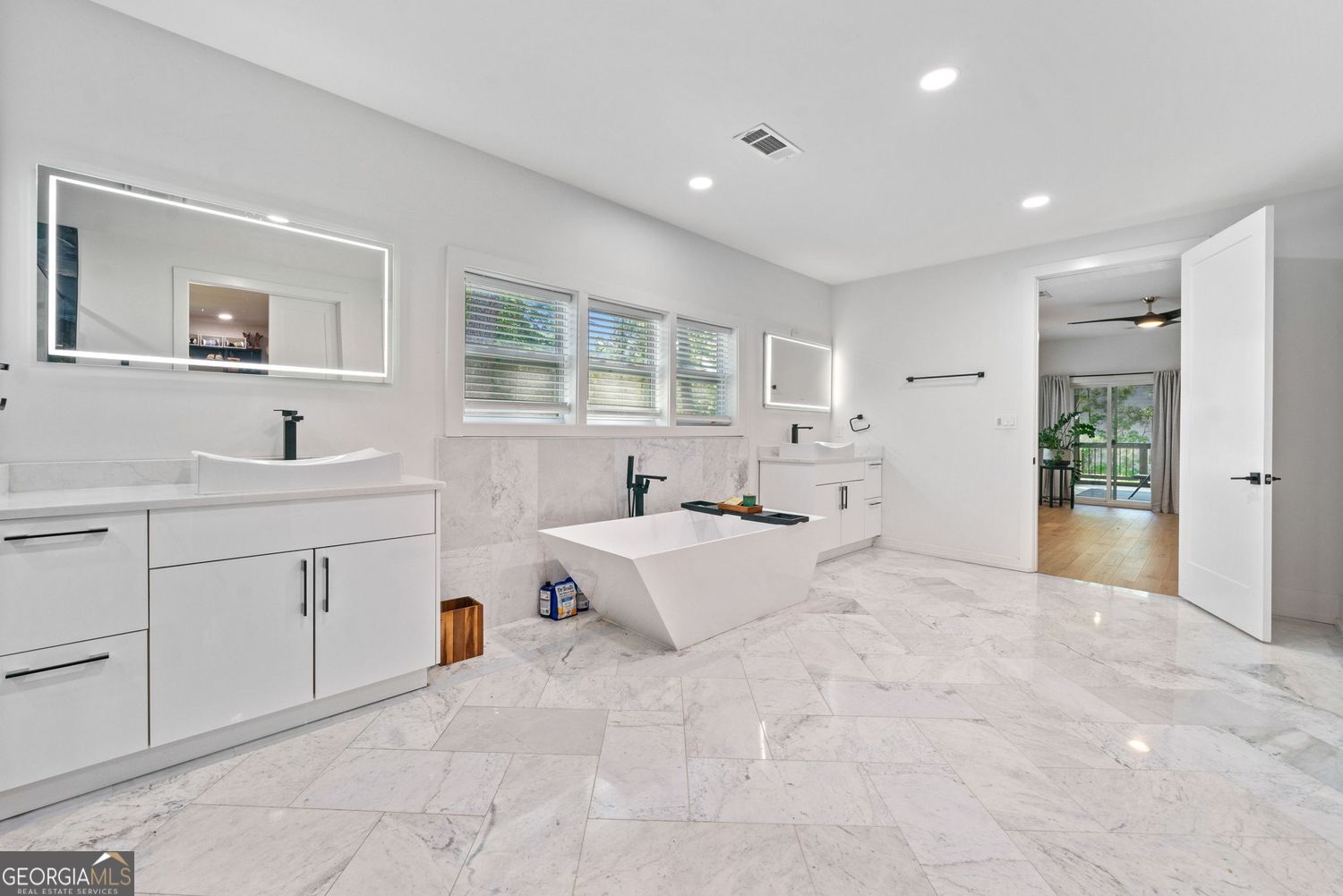 Atlanta, Georgia 30311, United States, 4 Bedrooms Bedrooms, ,4 BathroomsBathrooms,Residential,Active,133730