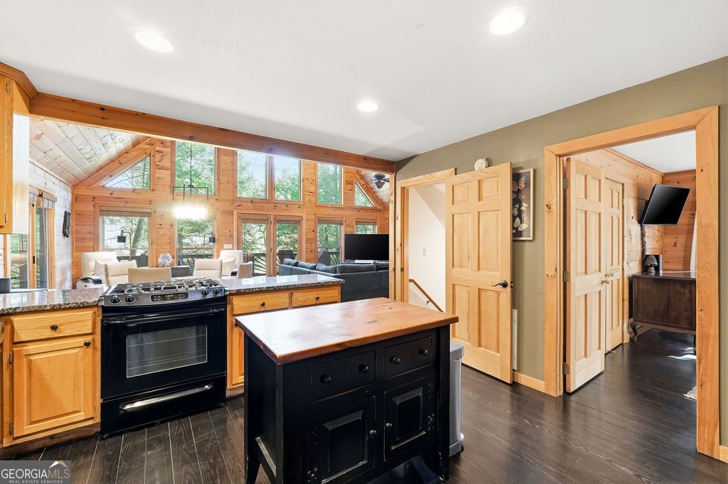 Photo of 834 Indian Cave Road, Ellijay, GA 30536 (MLS # 10689103)