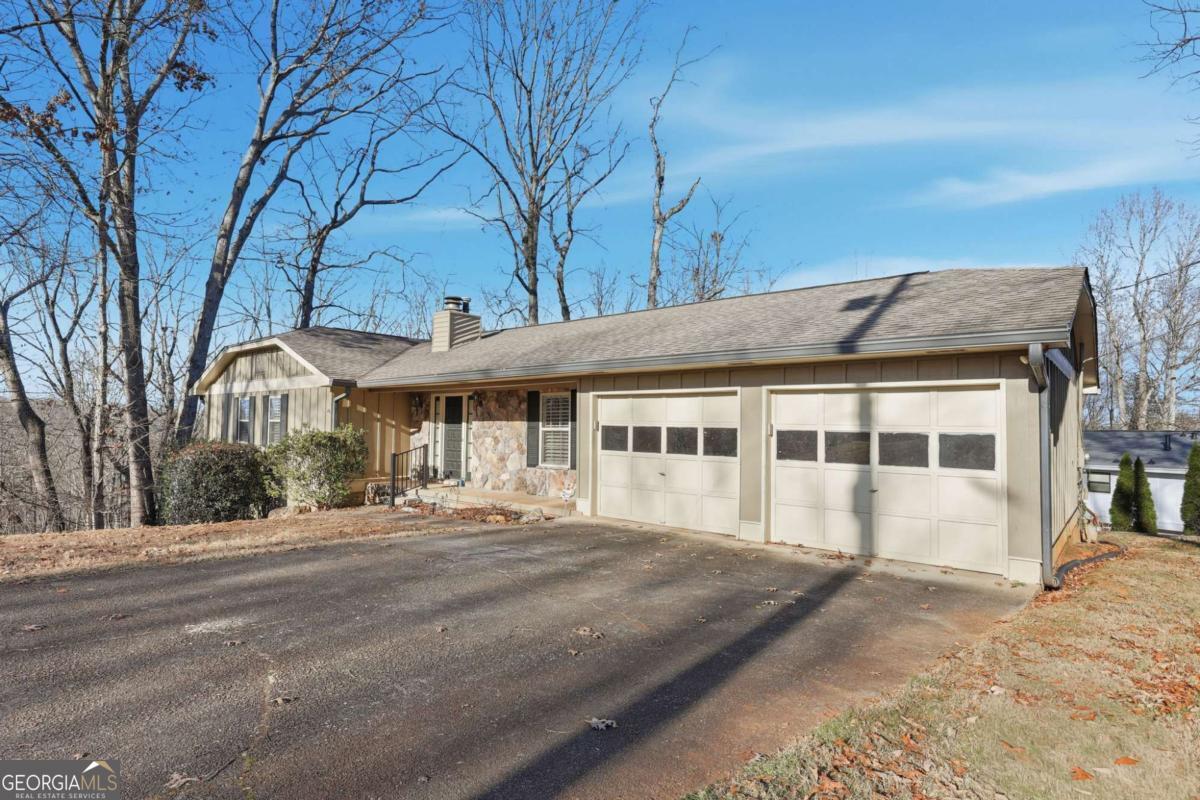 2224 Colonial DR