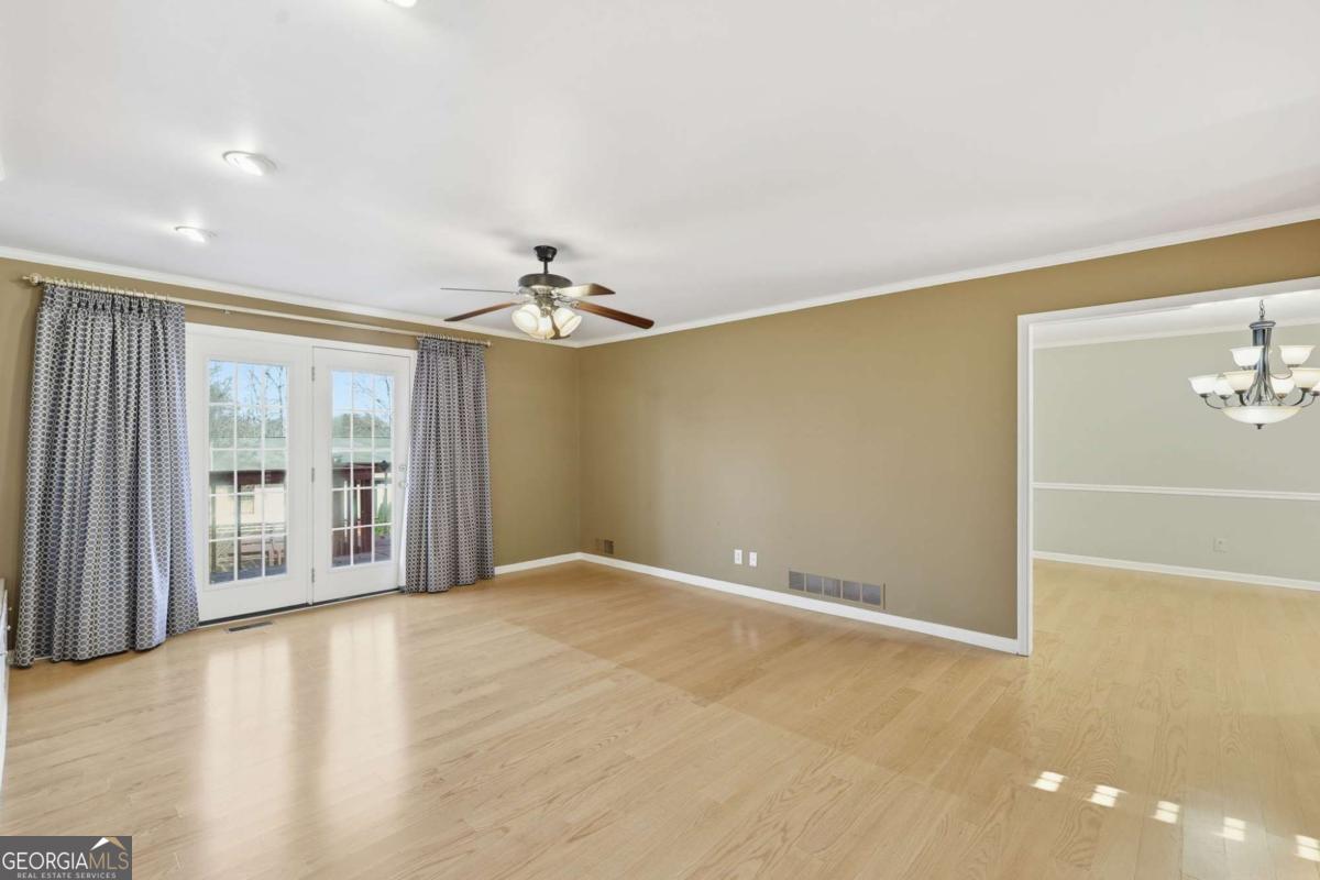 2224 Colonial DR
