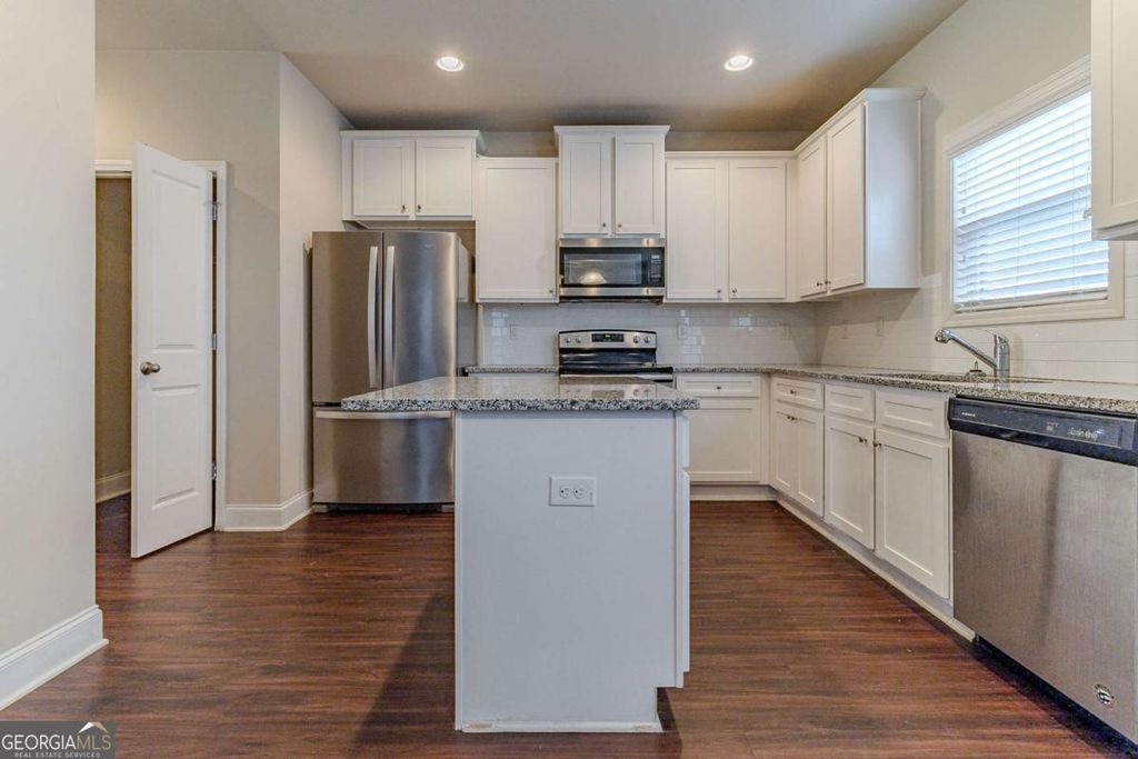 Photo of 395 Dublin Way, Dallas, GA 30132 (MLS # 10709437)