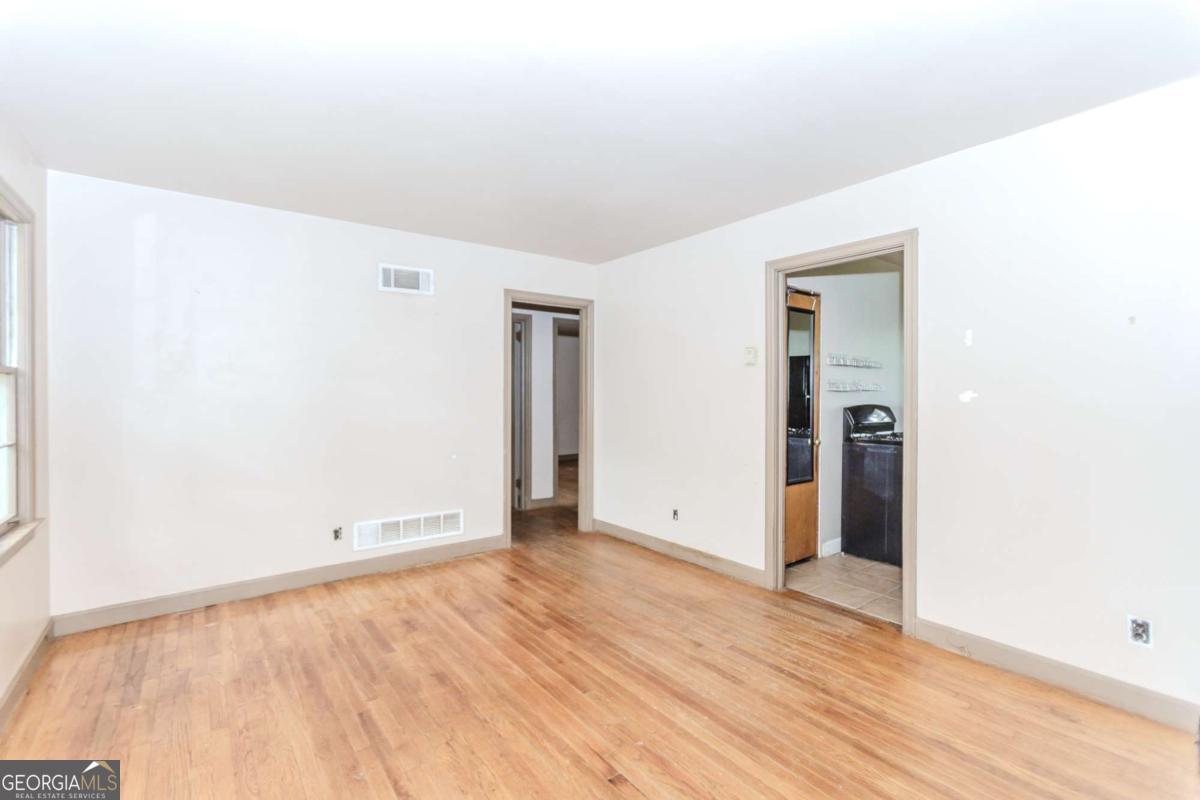 925 South AVE
