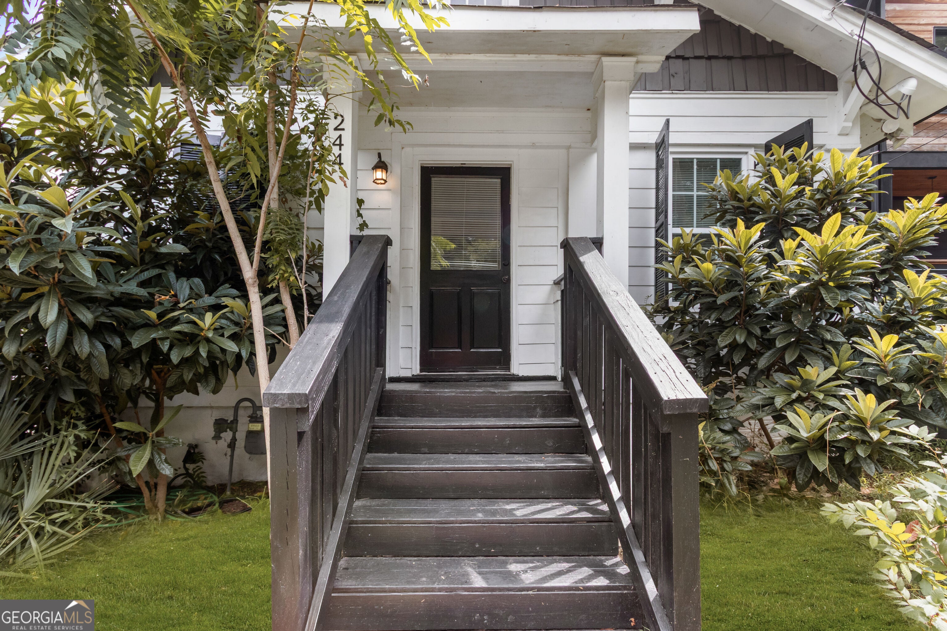 244 Laurel AVE SW