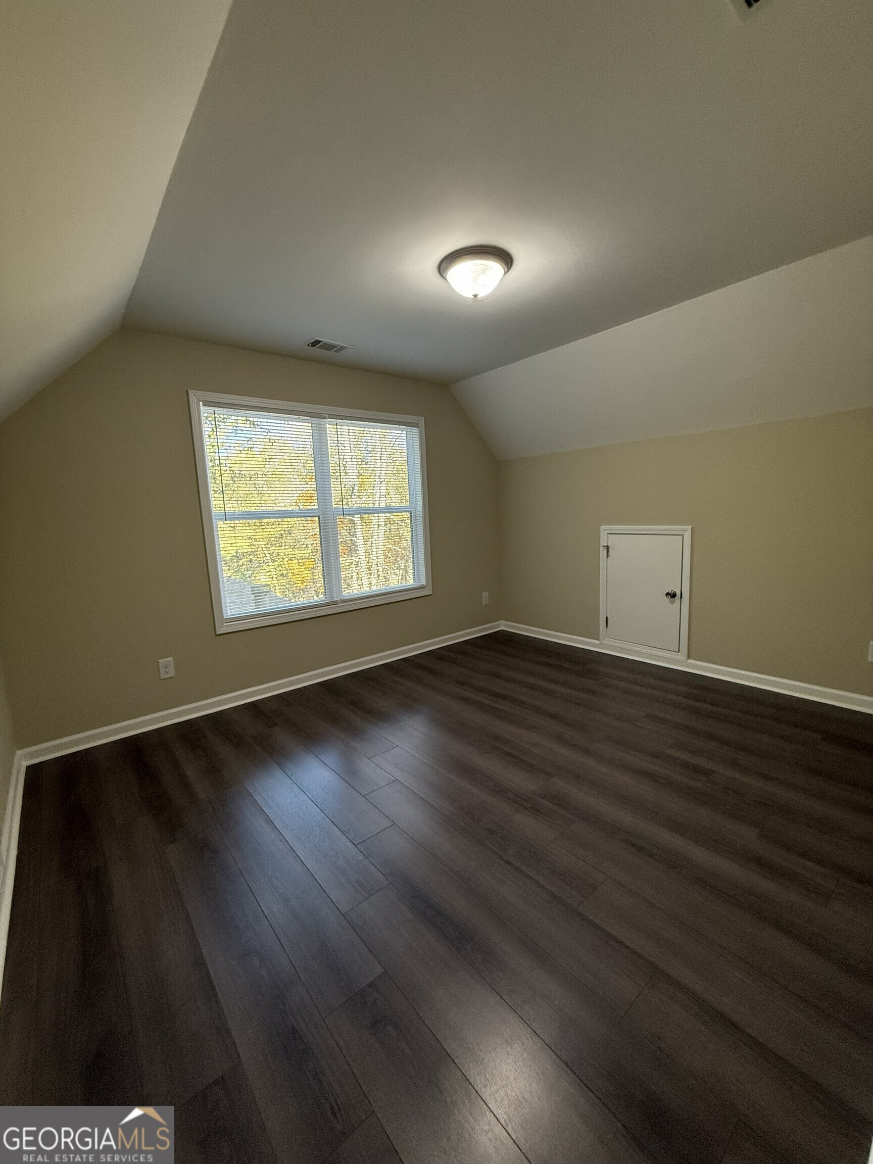 0018R-NICOLE VALLEY/ (0018R) - Residential