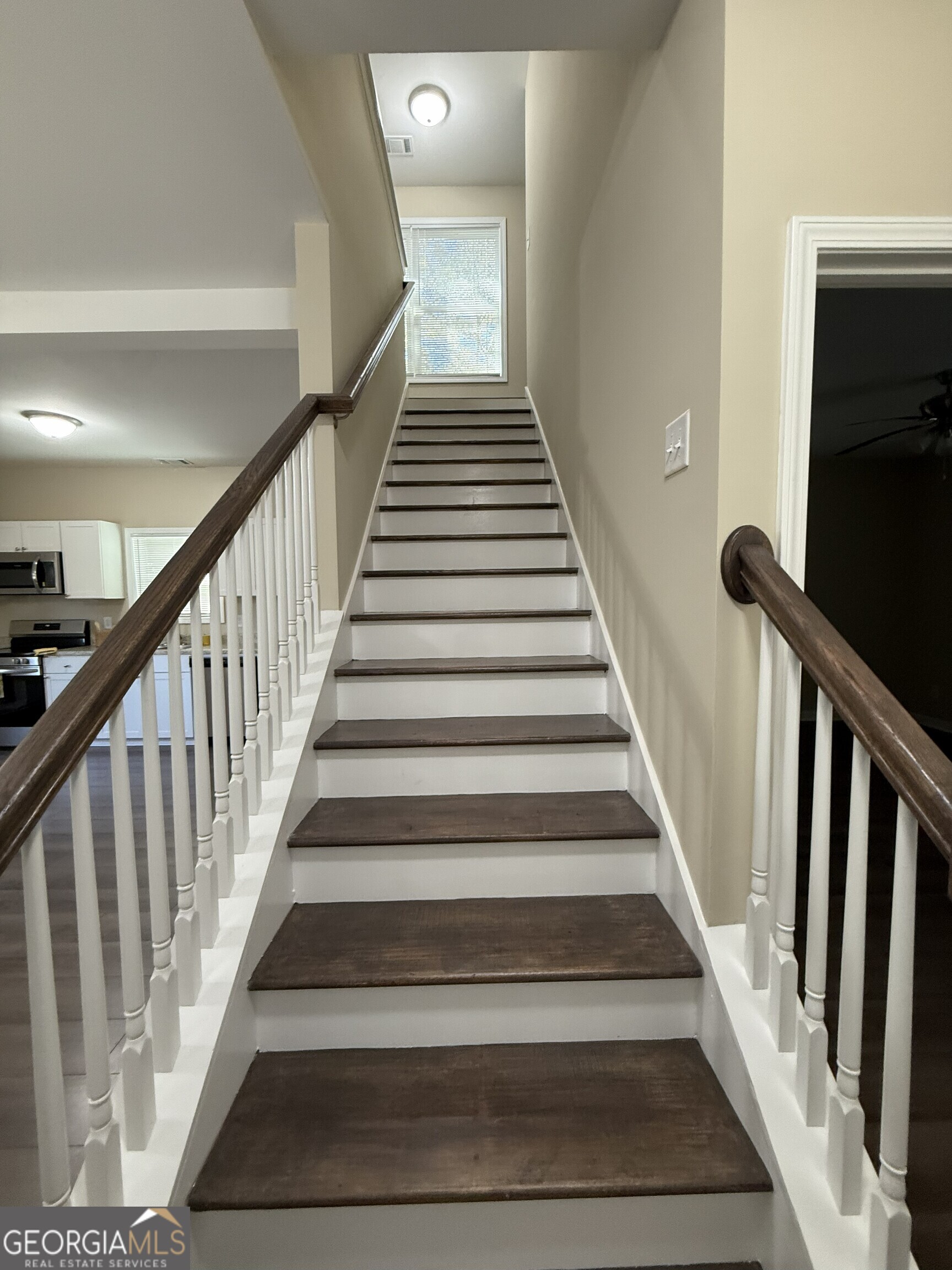 0018R-NICOLE VALLEY/ (0018R) - Residential