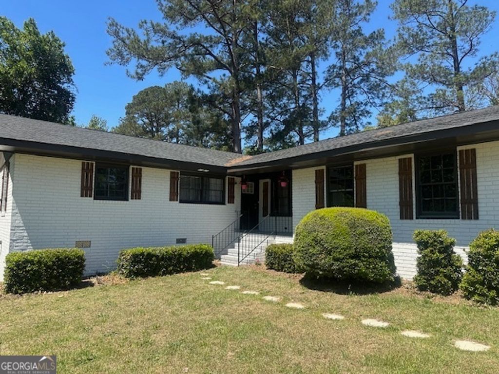 Photo of 702 Victoria Circle, Dublin, GA 31021 (MLS # 10738150)