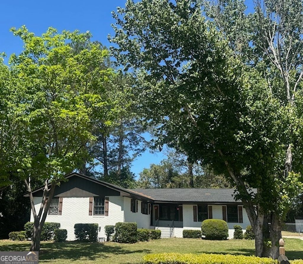 Photo of 702 Victoria Circle, Dublin, GA 31021 (MLS # 10738150)