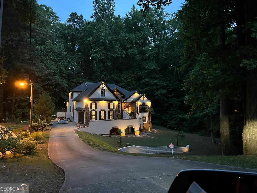 Photo of 2864 Sandpiper Circle SW, Atlanta, GA 30311 (MLS # 10770900)