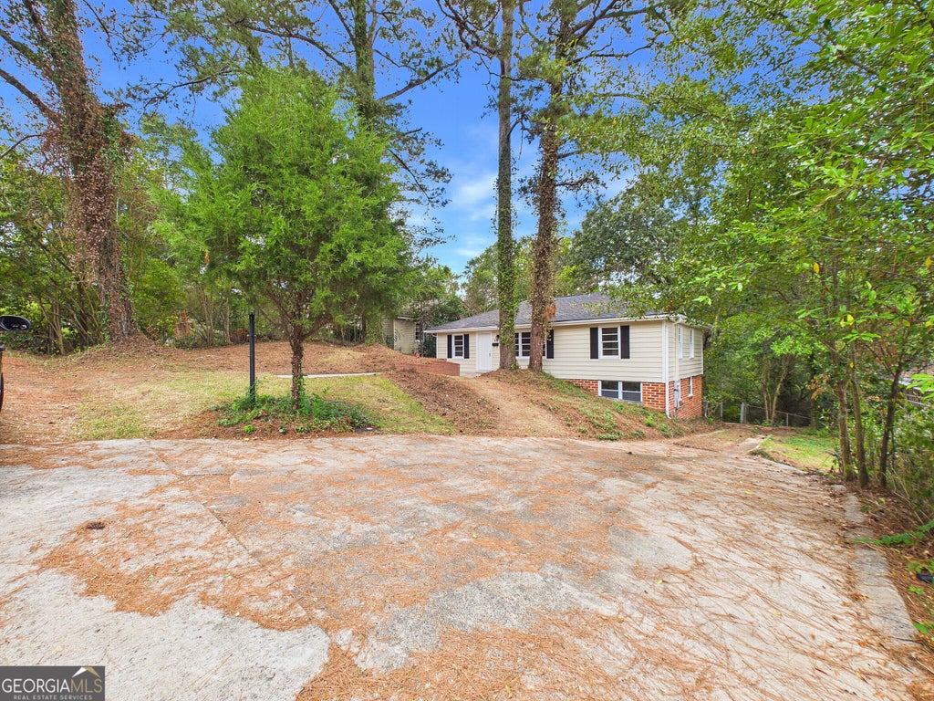 Photo of 588 Rogers Drive, Macon, GA 31204 (MLS # 10868310)