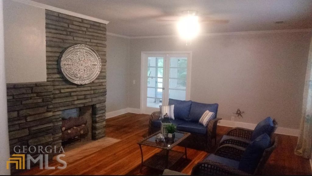 Photo of 402 S Lake Drive, Sylvania, GA 30467 (MLS # 10726682)