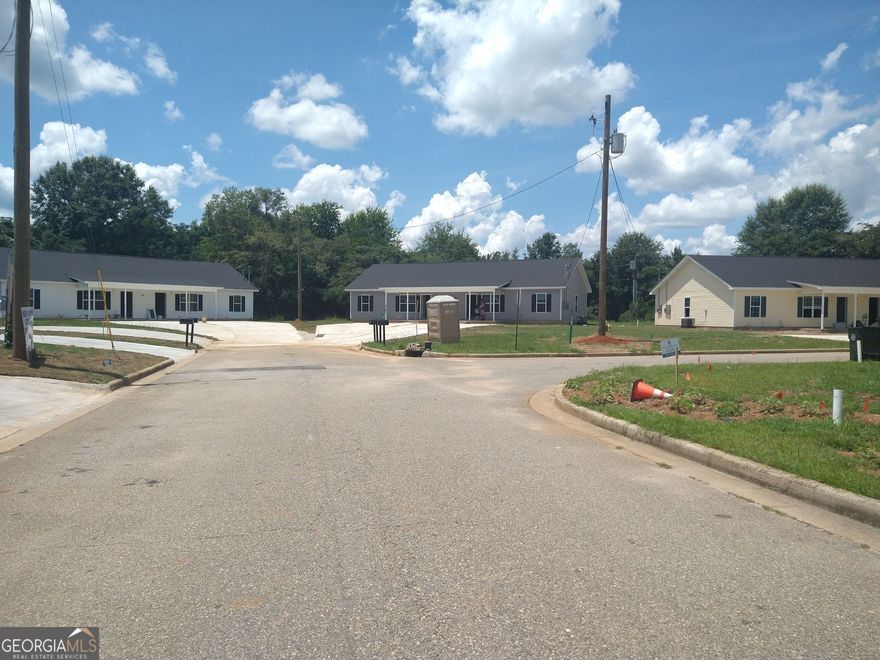 AMAZING TURNKEY INVESTOR OPPORTUNITY! 2023 built duplexes, fully furnished with tenants. RARE INCOME OPPORTUNITY  you won't find anywhere else! Duplexes are 3 bedrooms/2 bath each side - total 6 bedrooms/4 baths. Units are rented to college students at Ft. Valley State University by the room, average $525 per room monthly. $3,100 total income at capacity.