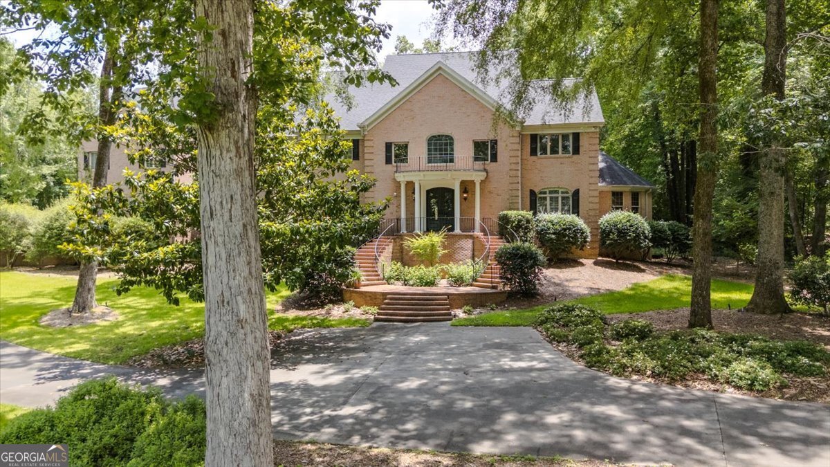 Big Bold Brick in North Macon's Prestigious Howard Oaks! This Home Commands Your Attention if You are Searching for Great Space! Room For Everyone! Pool with Nice Yard to Play and Entertain. Tons of Storage and a Lower Level you could play Indoor Soccer if Your Hearts Desires. The Features are What you Want! When You Want It! And could Never be Built for this Extraordinary Price! Give A Call and See what You can Buy in Macon Georgia! Your Investment of Your Life is Waiting For You! Additional 2900 sq ft finished basement with Bathroom, Game room and storage'.