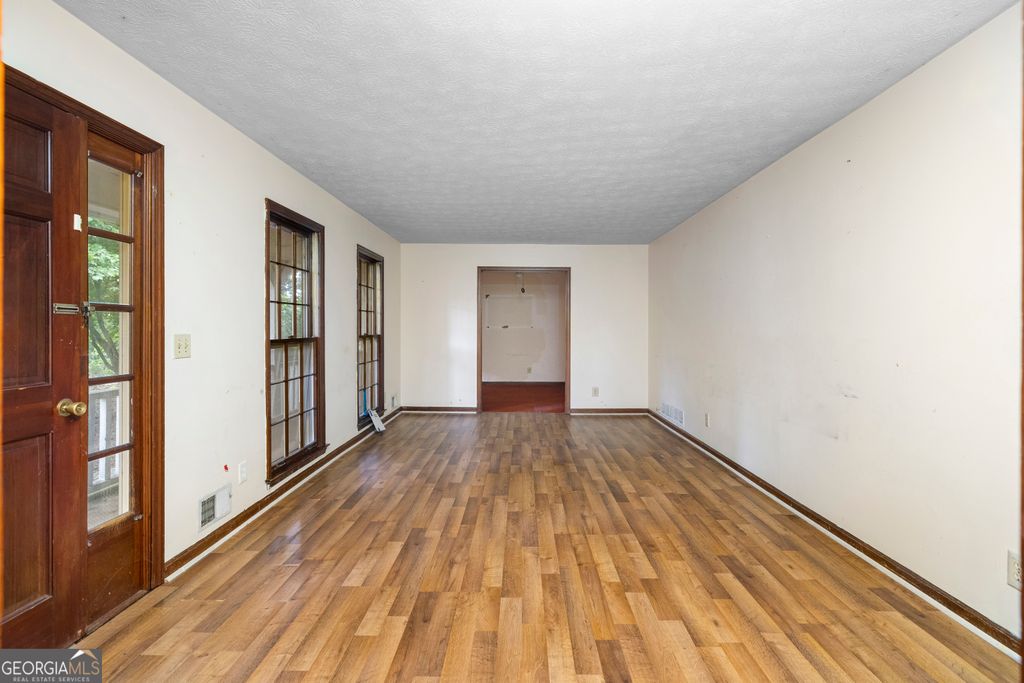 Photo of 495 Huntington Drive, Alpharetta, GA 30004 (MLS # 10810645)