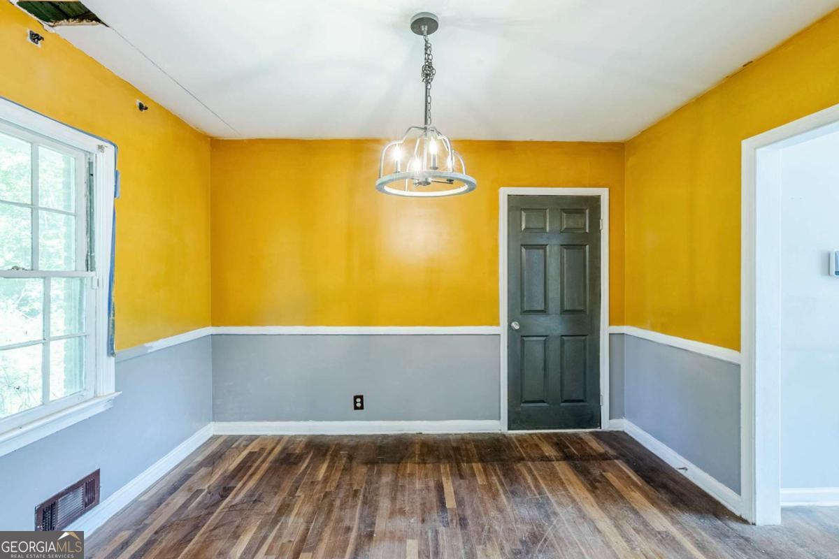 1239 Avonwood CIR SW