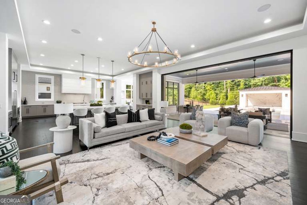 Photo of 5211 Powers Ferry Road, Sandy Springs, GA 30327 (MLS # 10694992)