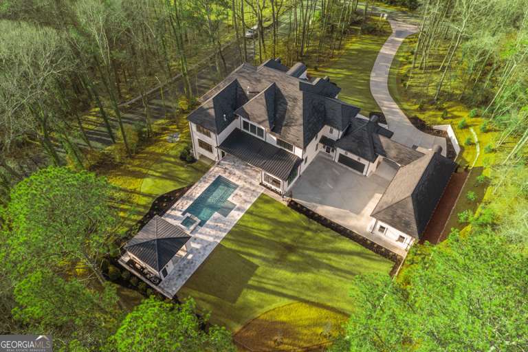 5211 Powers Ferry RD