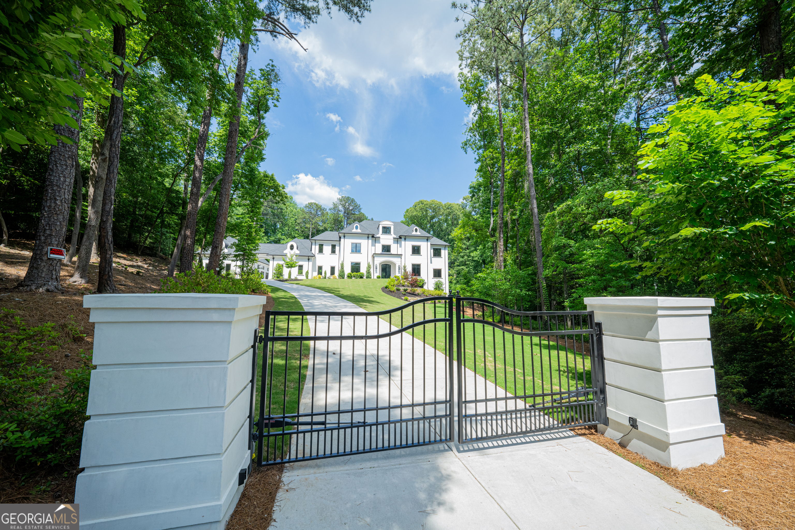 5211 Powers Ferry RD