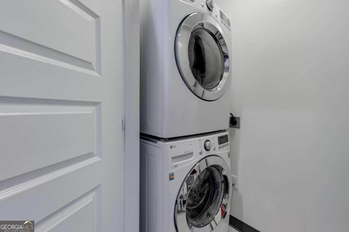 1080 Peachtree ST NE 905