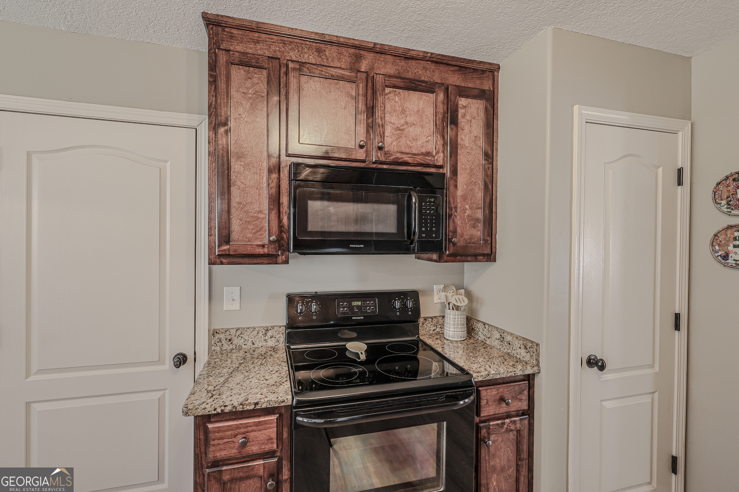 1688 Dillard WAY