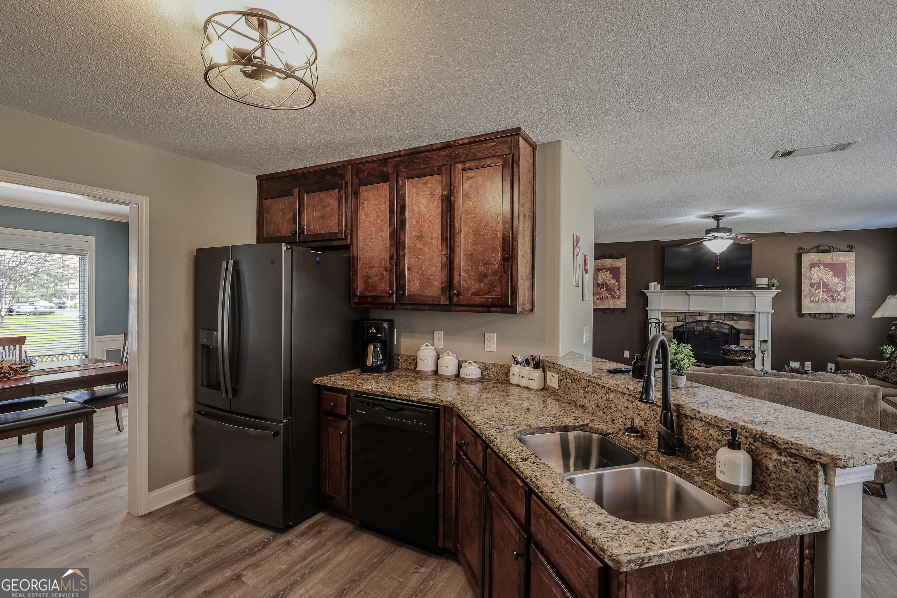 1688 Dillard WAY