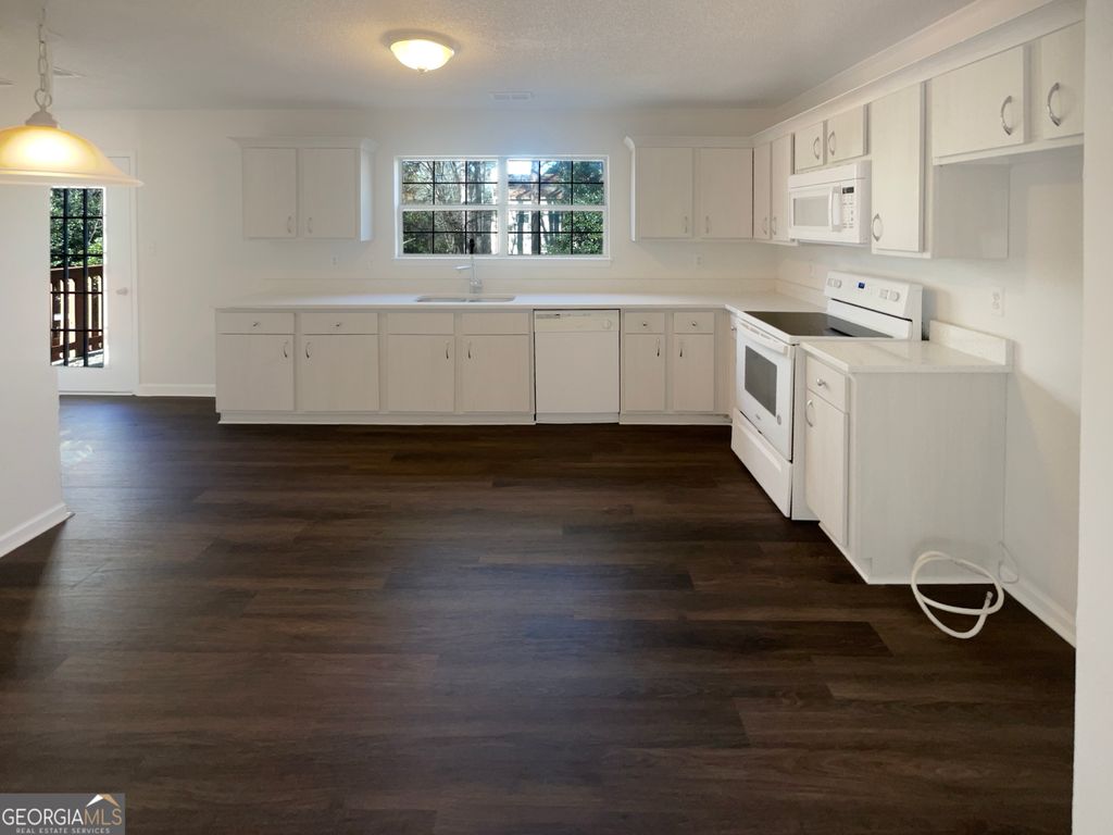 Photo of 5037 Bell Drive SE, Smyrna, GA 30080 (MLS # 10658718)