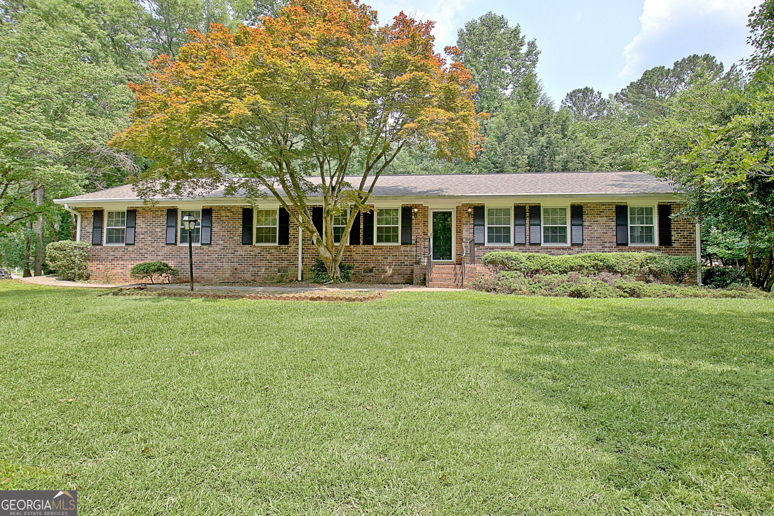 501 Bridlepath LN