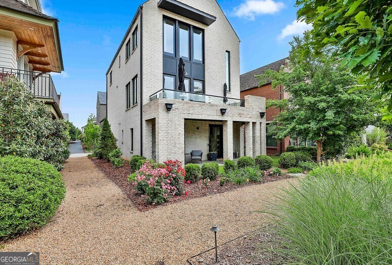 145 Kelmscott LN