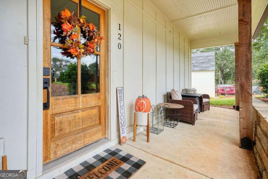 Photo of 120 E KILLIAN Street, Canton, GA 30114 (MLS # 10673971)