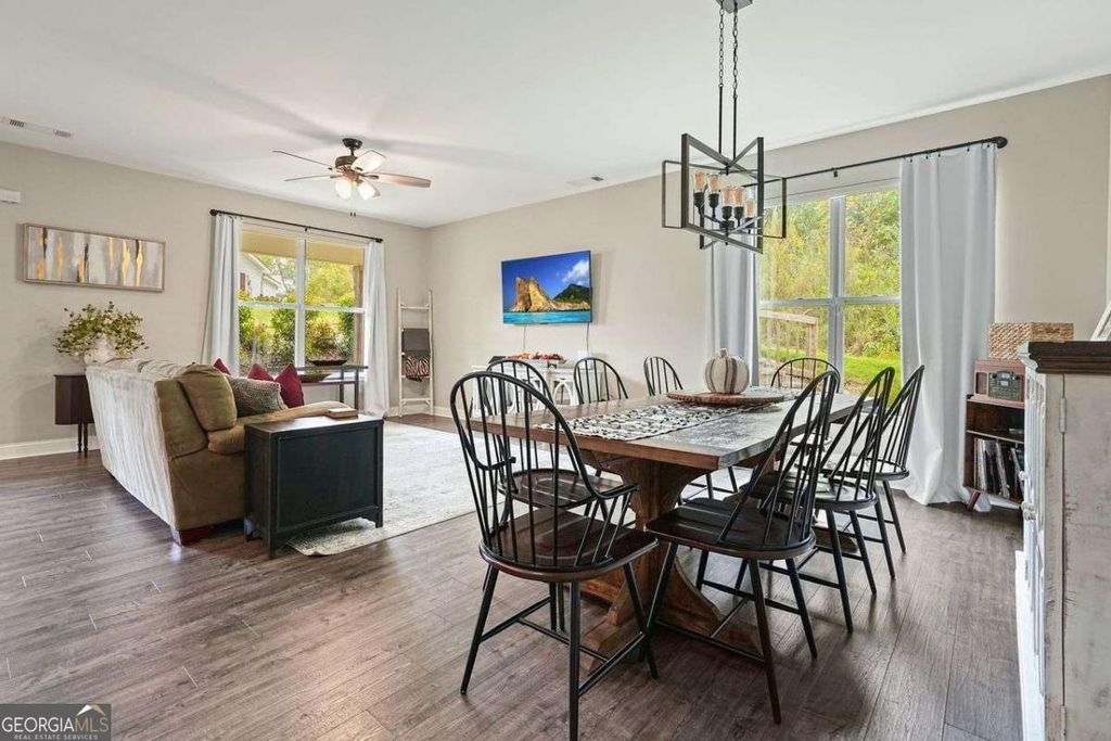 Photo of 120 E KILLIAN Street, Canton, GA 30114 (MLS # 10673971)