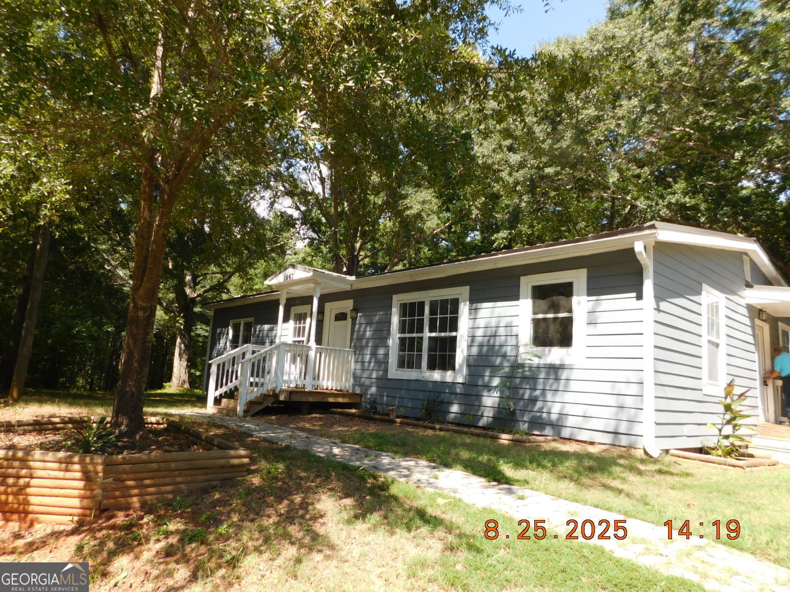 Country living, 3 bedroom 2 bathroom renovated home in SE Spalding County. Large living room with adjacent kitchen, open floorplan. !.00 Acre lot. Sold AS-IS, no disclosure, cash or conventional financing preferred. Buyer has 7 day inspection period upon receiving ratified contract. No repairs will be considered based upon inspection reports. If utilities are off due to property condition, Seller will not repair to facilitate inspections. Buyer is responsible for their own title insurance. Seller may convey with a Quit Claim Deed if VA title approval is not obtained 5 days prior to closing date. Non-GAMLS lockbox, call for lockbox code. This property may qualify for seller financing (Vendee). If property was built prior to 1978, Lead Based Paint Potentially Exists.