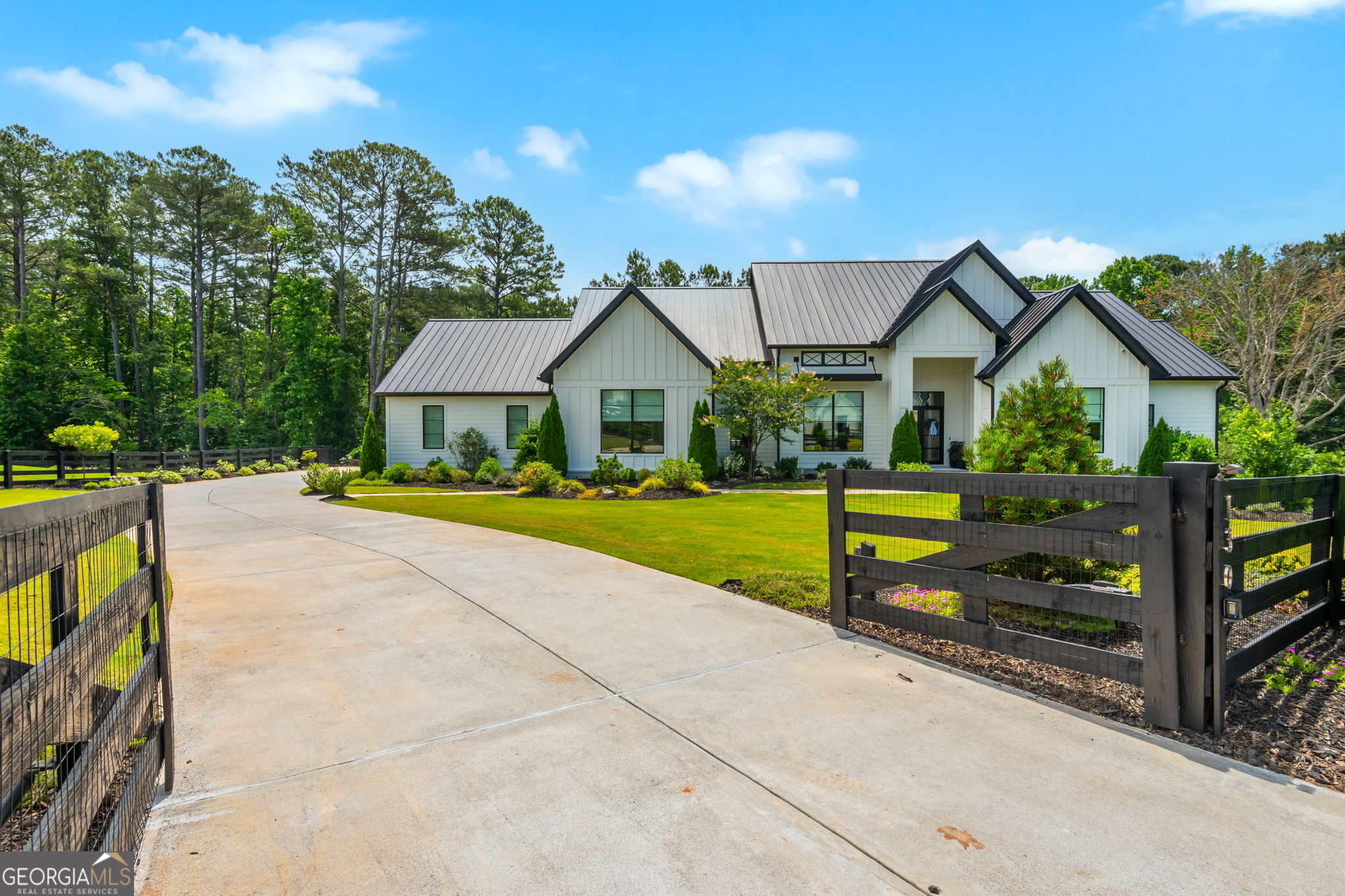 130 Von Lake DR