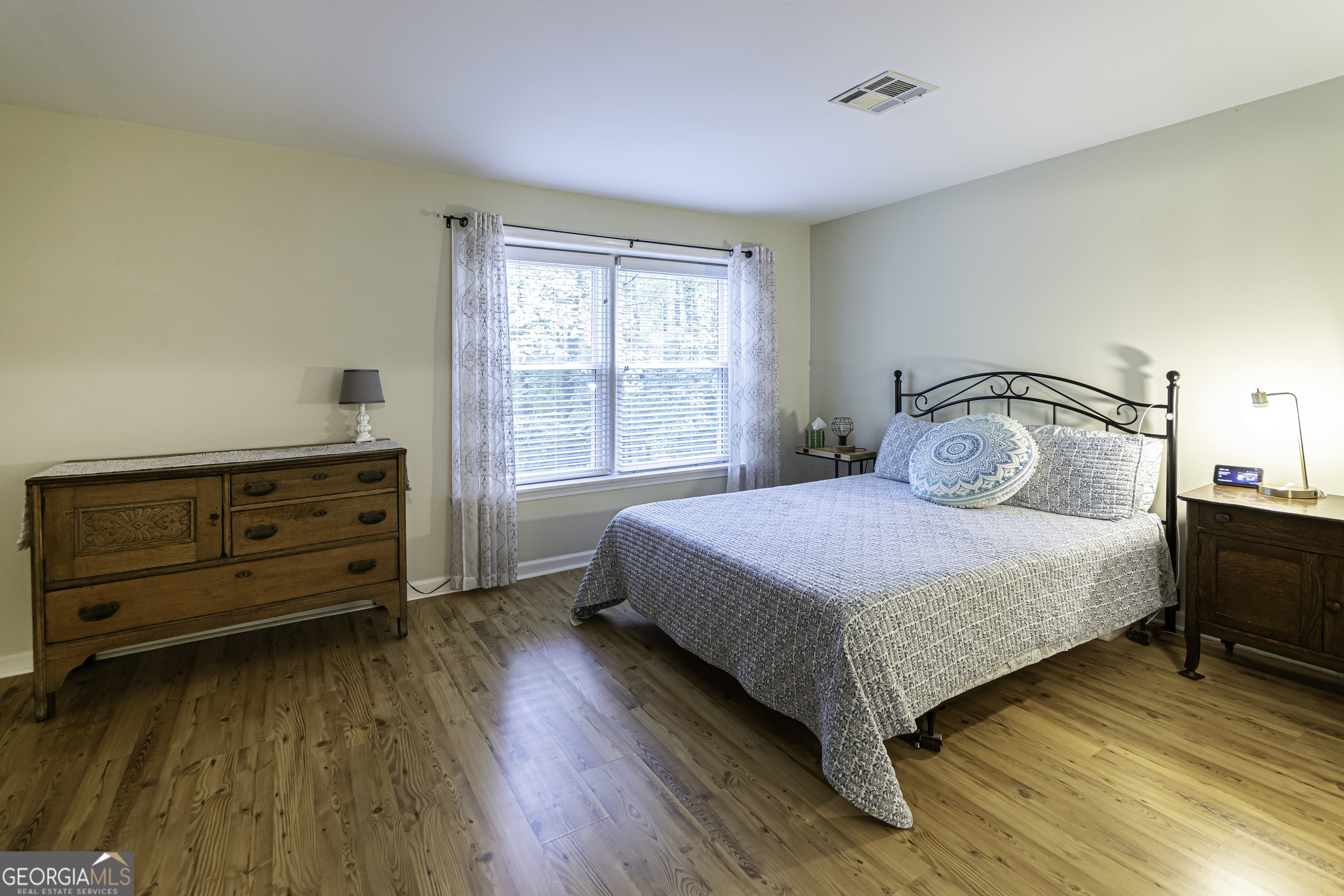 Northlake Condominum - Residential