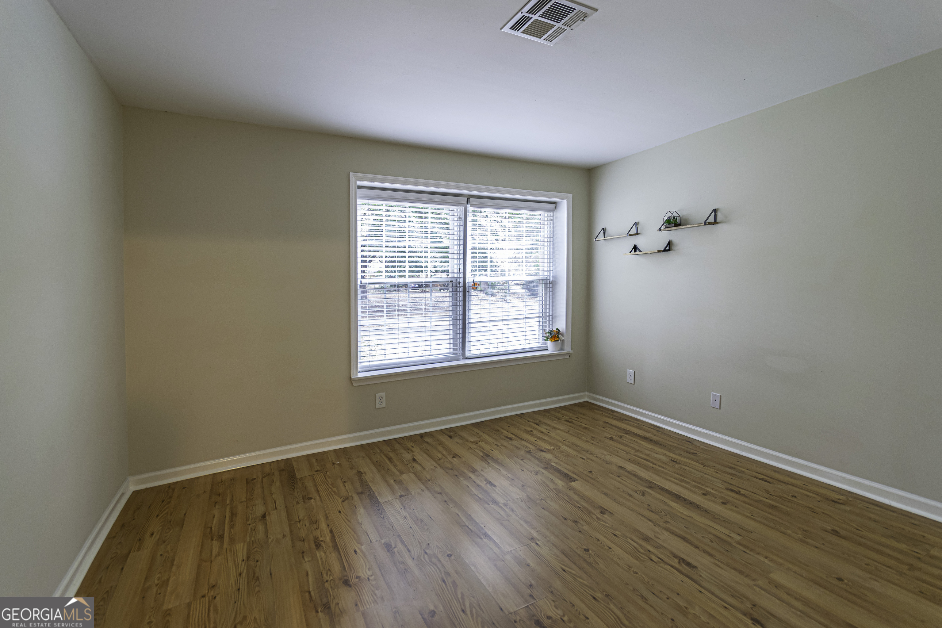 Northlake Condominum - Residential