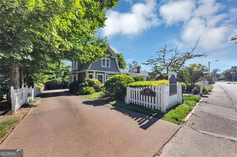 30 TRAMMELL ST