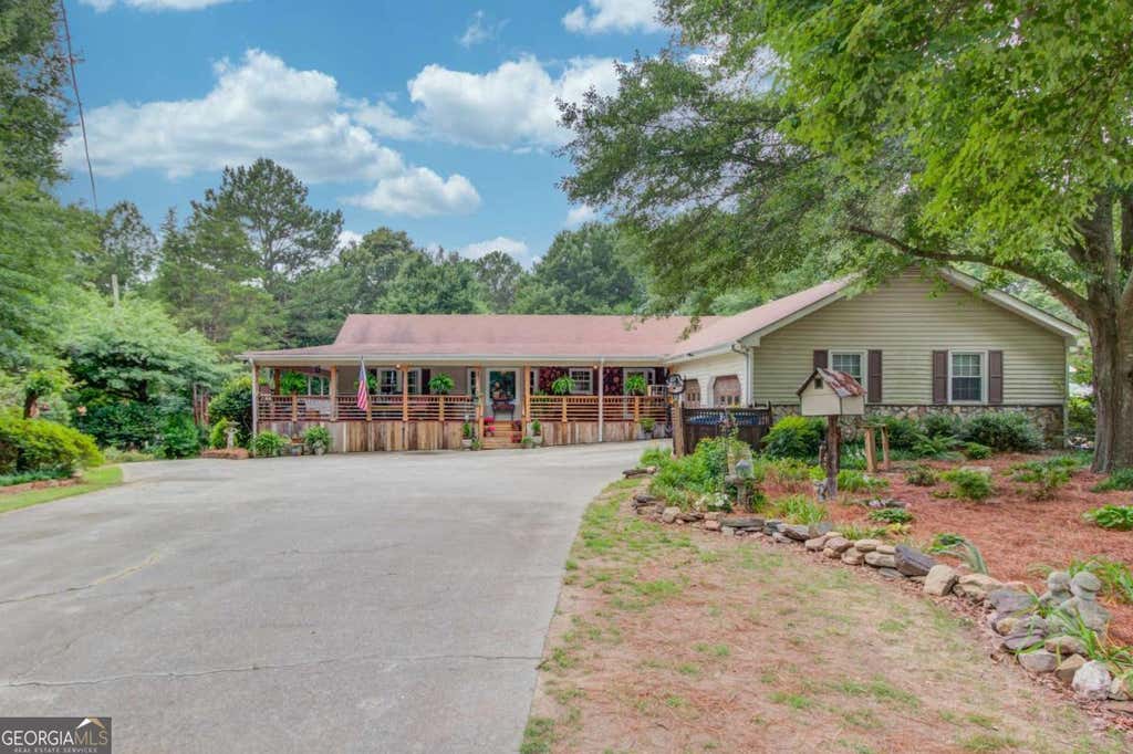 Photo of 2521 Stone Drive SW, Lilburn, GA 30047 (MLS # 10782230)