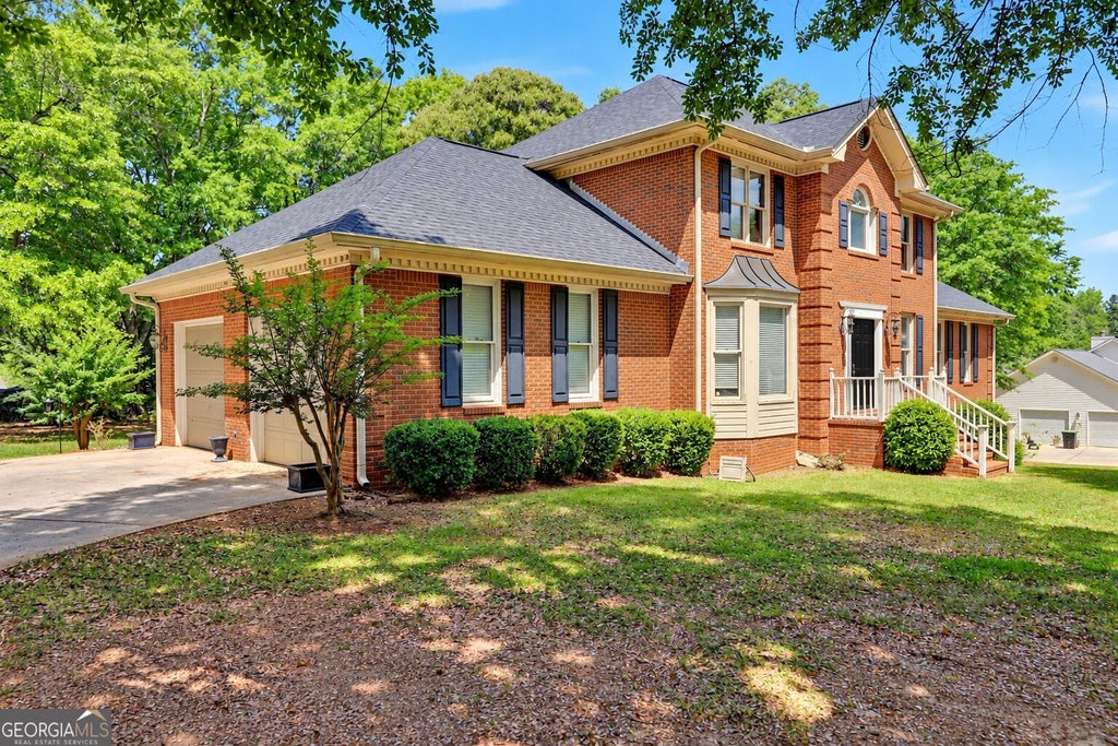Photo of 107 Big Oak Drive, Barnesville, GA 30204 (MLS # 10879475)