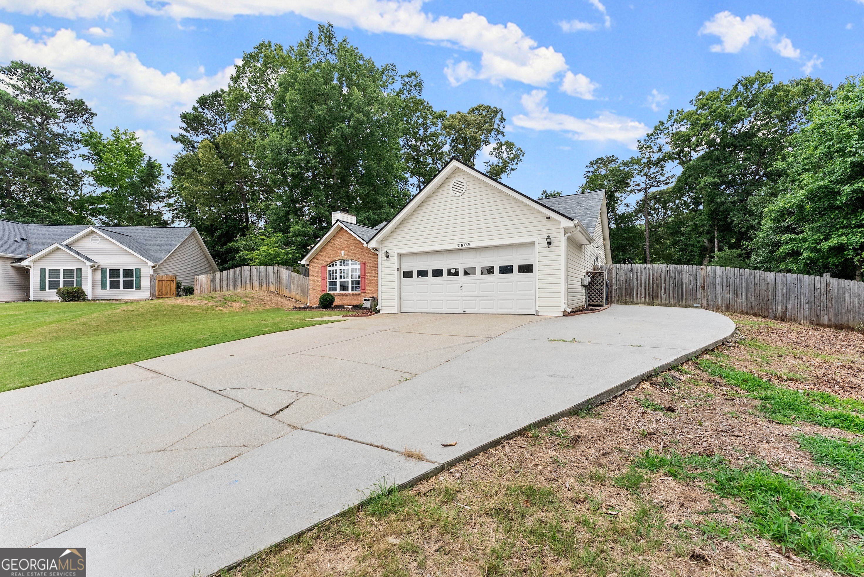 2605 Fort Apachee TRL