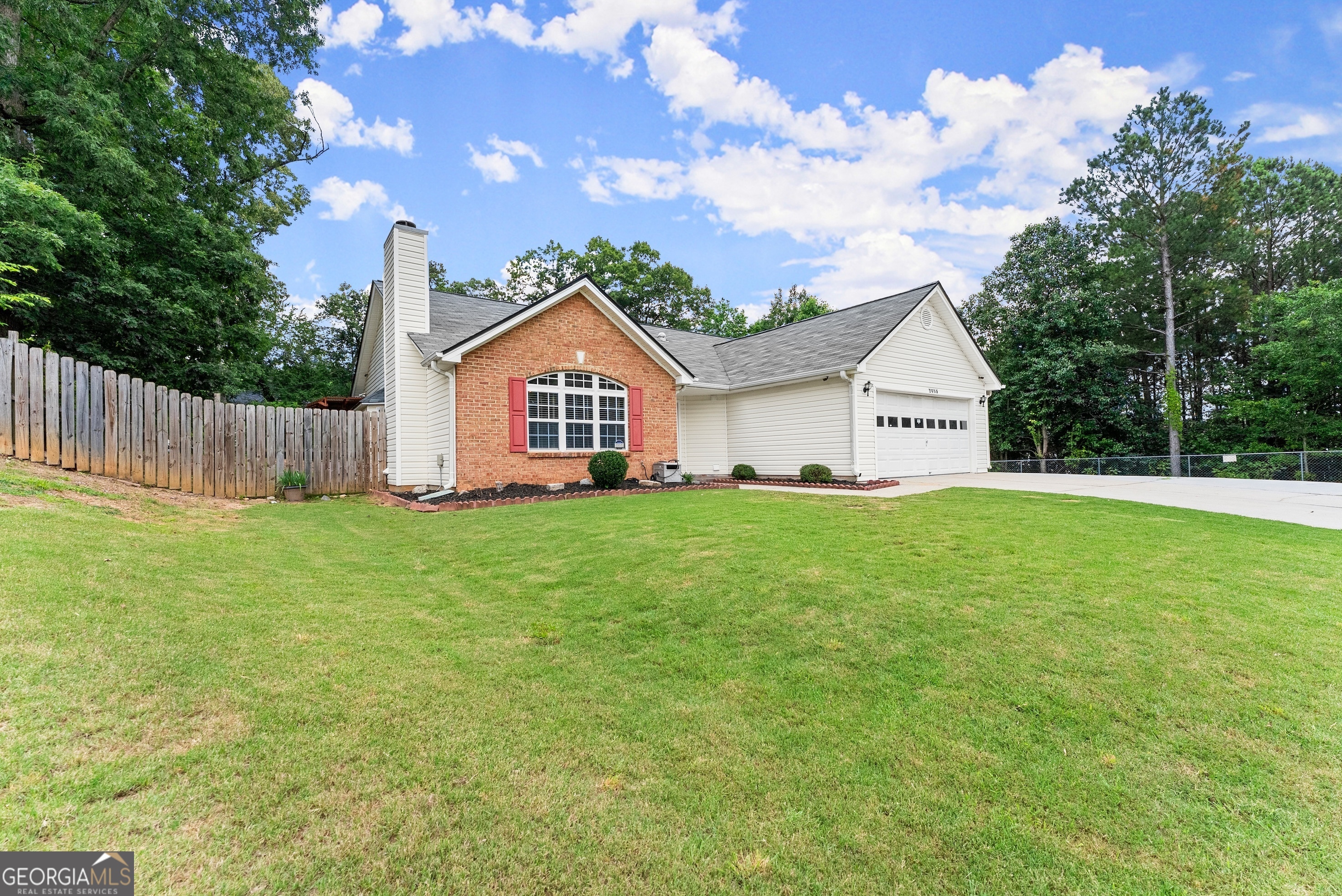 2605 Fort Apachee TRL