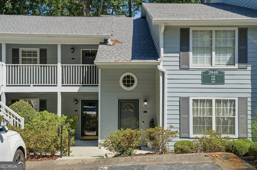 Photo of 3940 Riverlook Parkway SE #103, Marietta, GA 30067 (MLS # 10764856)