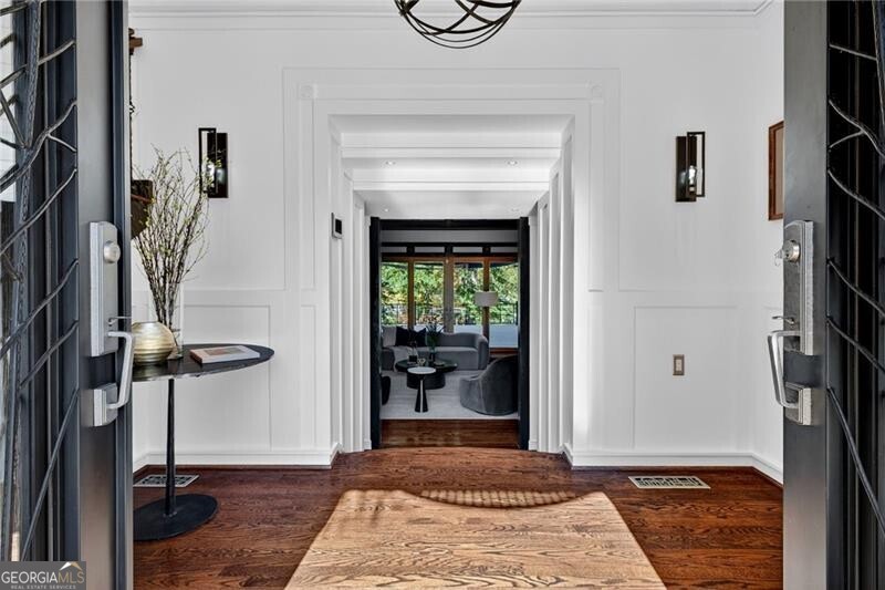 1216 E Rock Springs RD NE