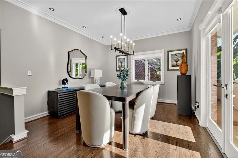 1216 E Rock Springs RD NE