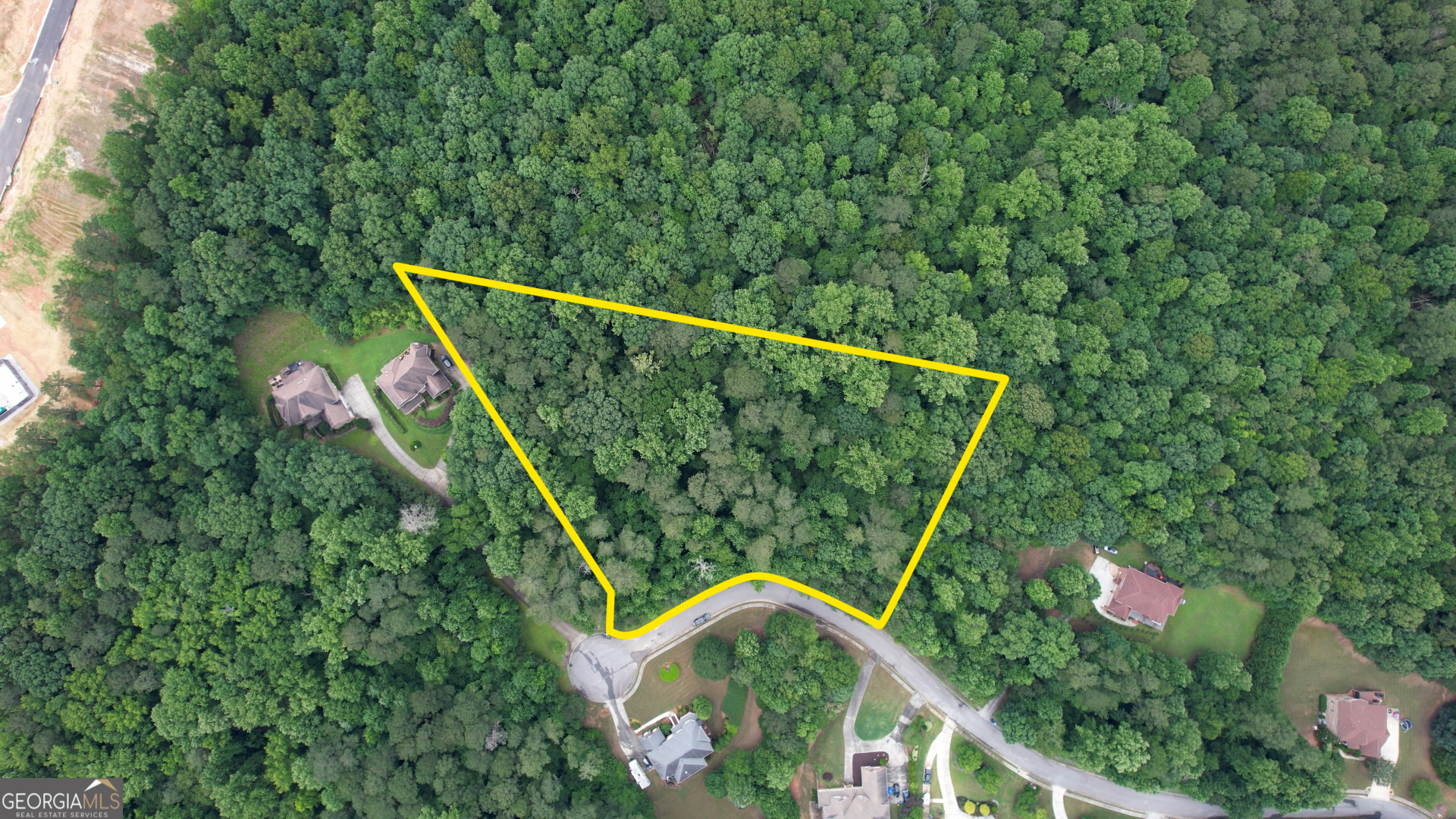 This great Cul-De-Sac lot is ready for your dream home! It's a private wooded lot in the River Station Estates neighborhood. This is an estate home subdivision, with homes selling in the 700s. Located in the coveted Archer High School district. Close to shopping and restaurants. This lot is 3.05 acres, there are two other lots for sale in this cul-de-sac; 1470 at 1.87 acres and 1480 at 1.65 acres.