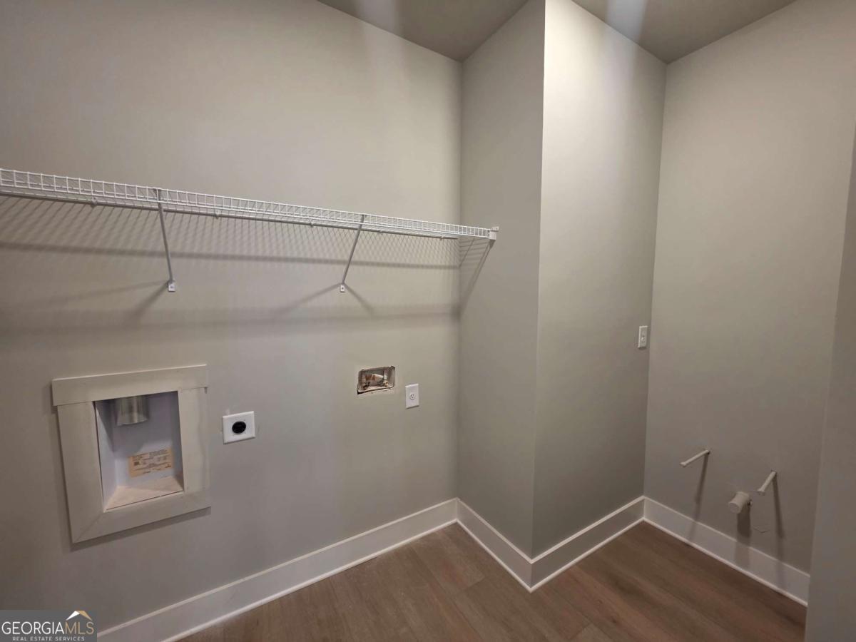 105 Maney DR