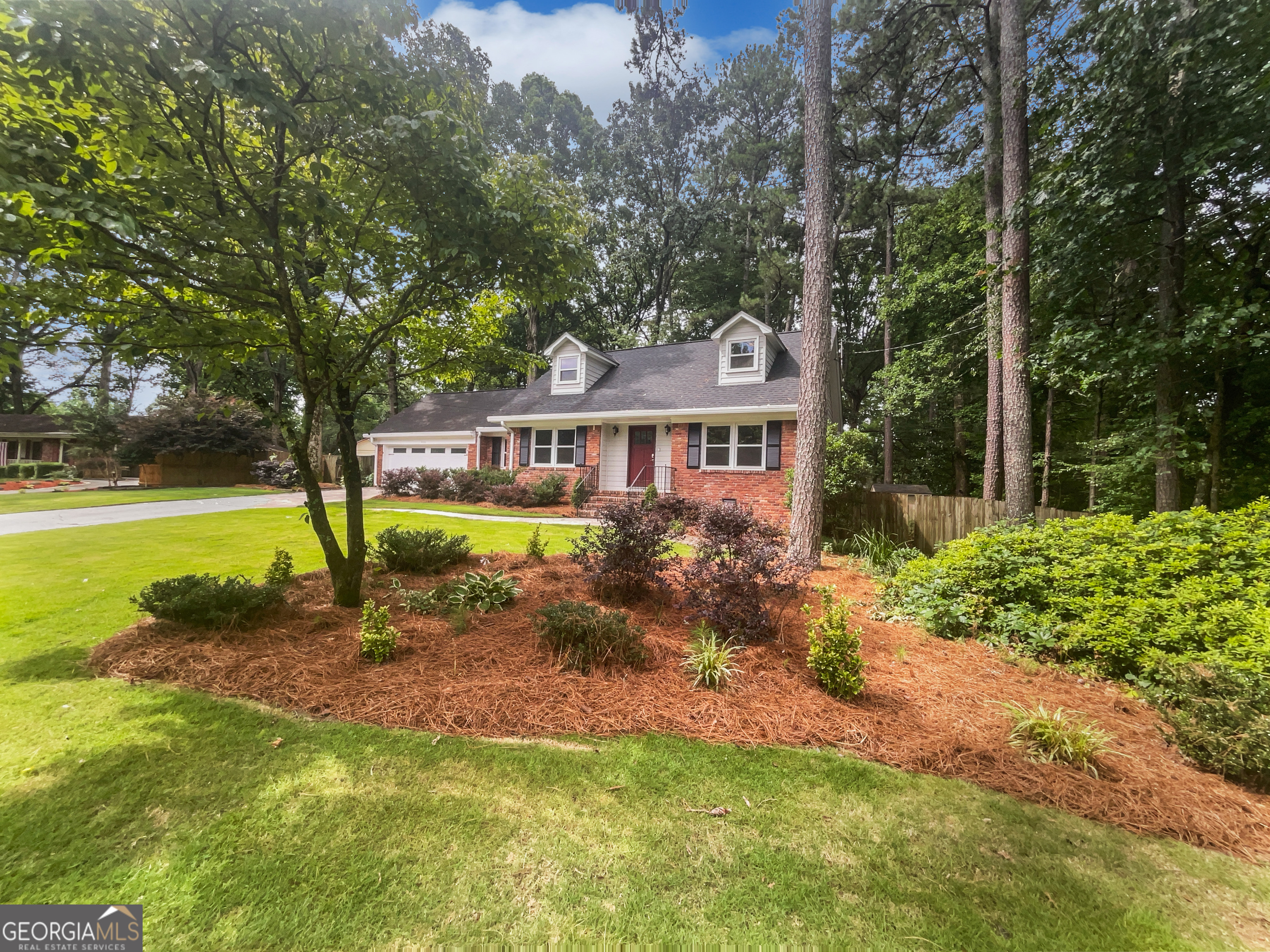 4023 Oak Crest DR