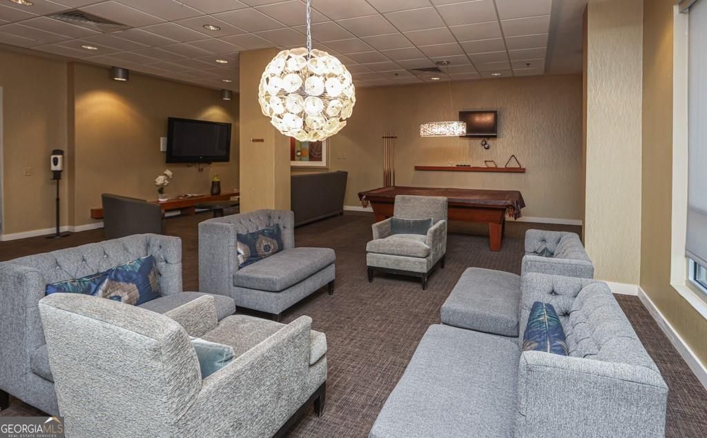 711 Cosmopolitan DR NE 338