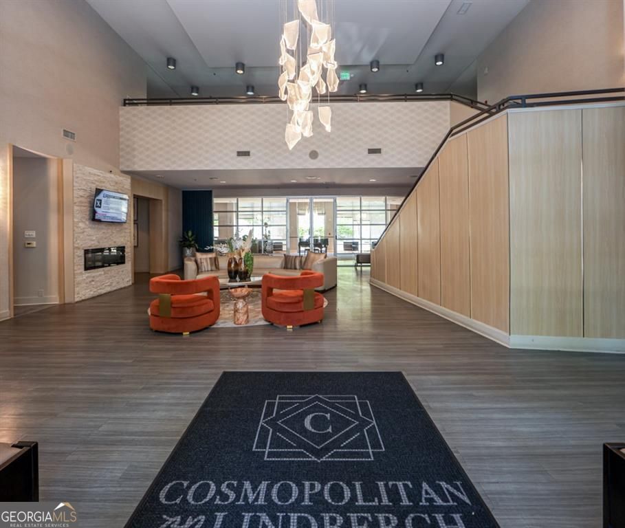 711 Cosmopolitan DR NE 338