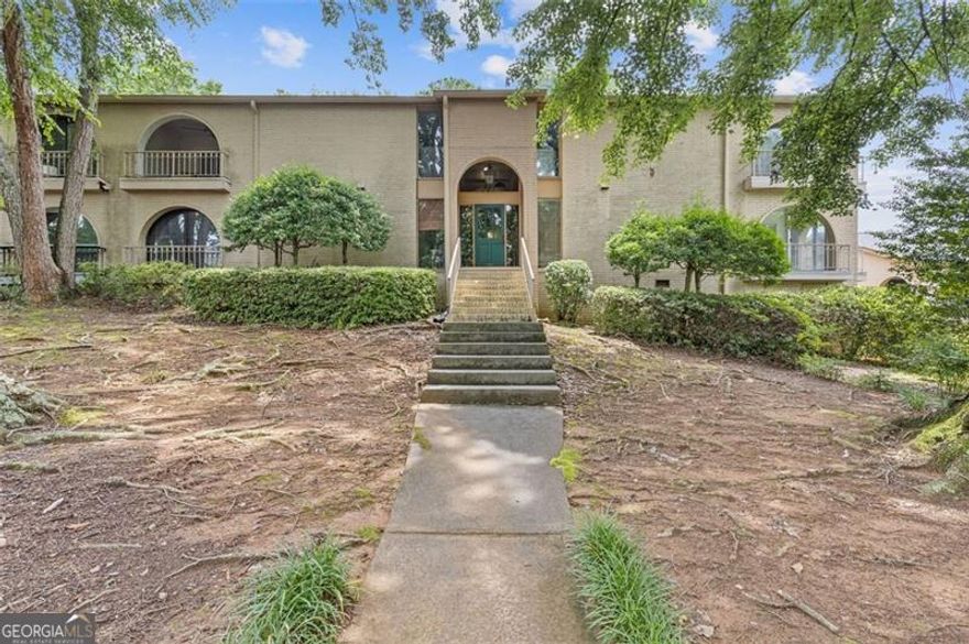 Beautiful 2-bedroom, 2-bath condo for sale! This stunning unit features fully remodeled kitchen and bathroom, offering a modern and elegant touch. The condo is in excellent condition and includes two assigned parking spaces. Located in a prime location, close to shopping, dining, major highways, and  schools. A perfect opportunity for homeowners.