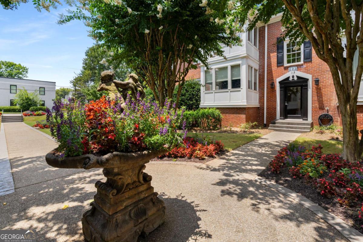 115 Peachtree Memorial DR NW D4
