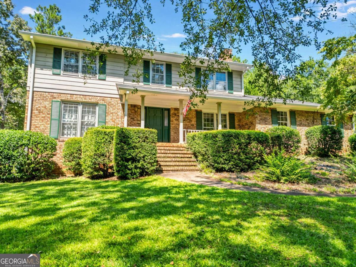Welcome to 1271 Hollow Creek Way! Located in the award-winning North Oconee school district, this 2,460 sq. ft. home offers 3 bedrooms and 2.5 bathrooms on a spacious private lot. The two-story layout provides plenty of room for comfortable living, while the prime location places you just minutes from shopping, dining, and entertainment at the Epps Bridge complex. A rare find in one of Oconee County's most desirable areas-perfect for those seeking both convenience and privacy. On the main level you will find the kitchen along with the living, family, and dining room and an attached sunroom. Upstairs, you'll find the primary suite, two additional bedrooms, and a second bathroom. Come make this home your own today!