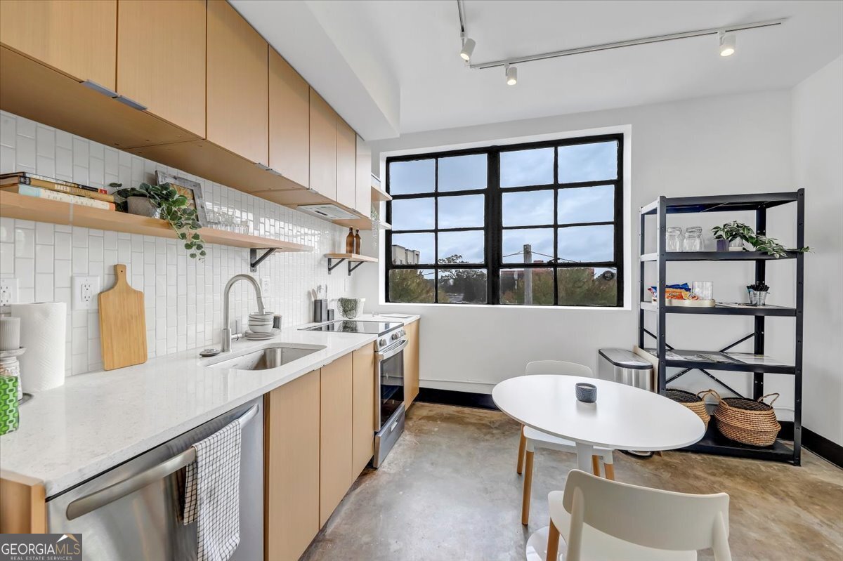 1805 Harvard AVE 205